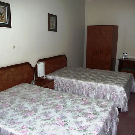 D. Carlos Residencial ゲストハウス 3*