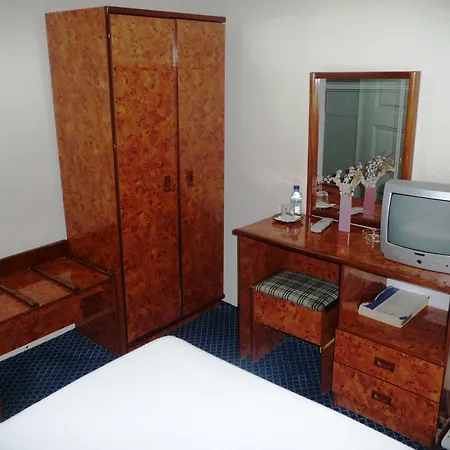 ゲストハウス D. Carlos Residencial 3*