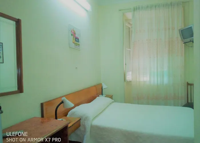 ゲストハウス D. Carlos Residencial 3*