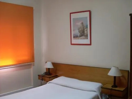 ゲストハウス D. Carlos Residencial 3*